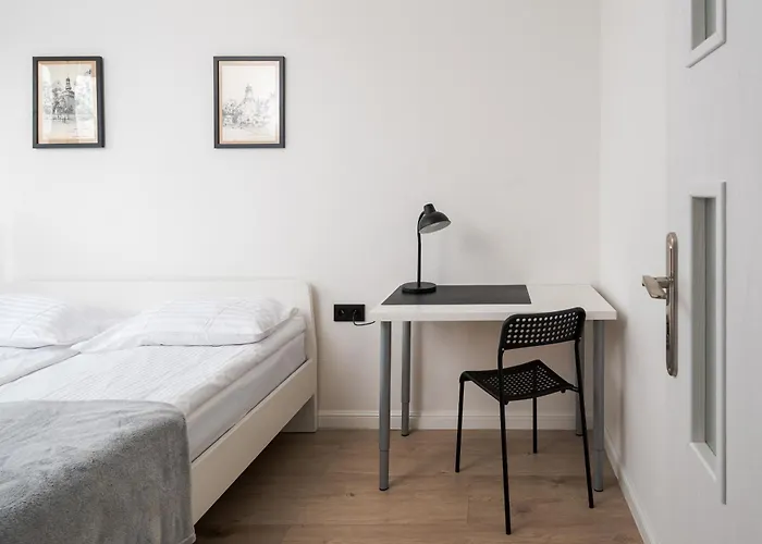 Atenska View By Bookinghost * Varsóvia